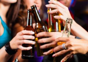 Alcohólicos Anónimos alerta por el alto consumo de alcohol entre adolescentes
