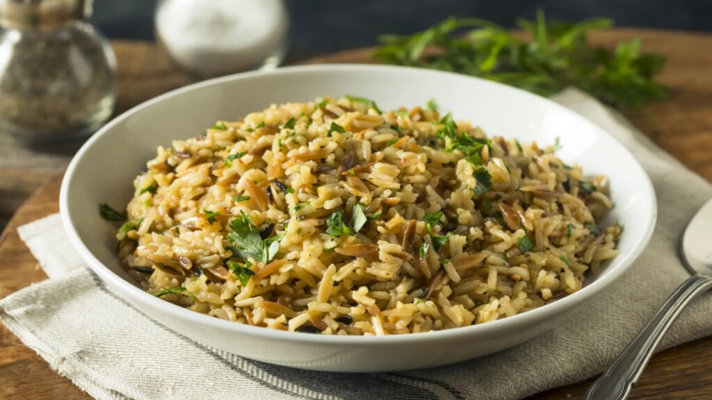 Arroz pilaf, una receta típica de Azerbaiyán que podemos preparar como guarnición por muy poco dinero