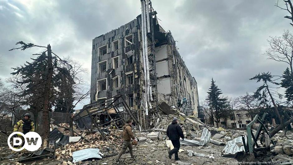 Ataque ruso con misil deja cinco muertos en este de Ucrania – DW – 04/02/2025