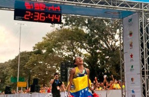Atleta venezolana Magaly García, ganadora de CAF 2025, pide apoyar a nuevas generaciones