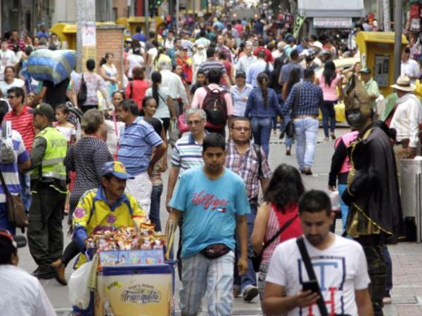 Bajar los impuestos ayudaría a generar más empleo jóven en Colombia | Empleo | Economía