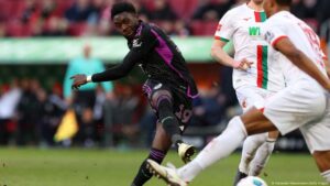 Bayern Múnich encara a Celtic con Gnabry y sin Davies – DW – 11/02/2025