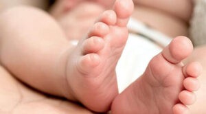 Bebé de un mes de nacido muere por ingerir bebida a base de anís