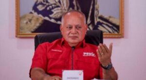 Cabello asegura que uno de los deportados de EEUU tiene alerta roja de Interpol Ecuador