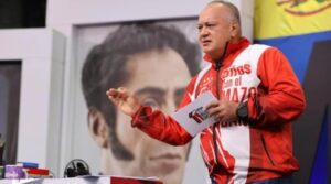 Cabello aseveró que 17 deportados tenían cuenta con la justicia