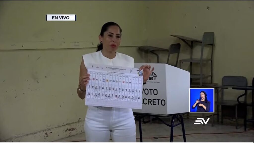 Candidata correísta Luisa González denuncia "irregularidades" en elecciones de Ecuador - AlbertoNews