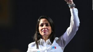 Candidata ecuatoriana González señala que sus votantes "no son ni narcos ni delincuentes" - AlbertoNews