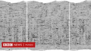 Cómo científicos lograron "desenrollar" un pergamino quemado en la erupción del volcán Vesubio hace 2.000 años