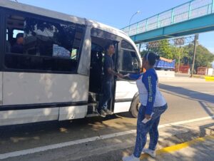 Con volanteo instan a la población a vacunarse