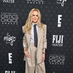 De Demi Moore a Angelina Jolie: Los mejores looks de la alfombra roja de los Critics Choice Awards