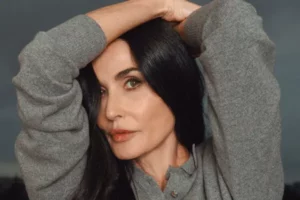 Demi Moore sueña con un Oscar: “Mi papel en La Sustancia me obligó a luchar contra mis miedos, mis inseguridades y mi ego” - AlbertoNews