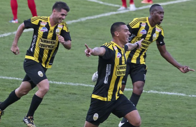 Deportivo Táchira se impone ante Caracas y recupera el primer lugar de la Liga venezolana - AlbertoNews