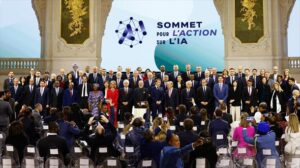 EE. UU. y Reino Unido no firman la declaración de la cumbre de París, que reclama una IA ética y abierta