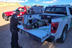 EE.UU. deportará a mujer migrante que fue empujada por 'coyotes' en el muro fronterizo