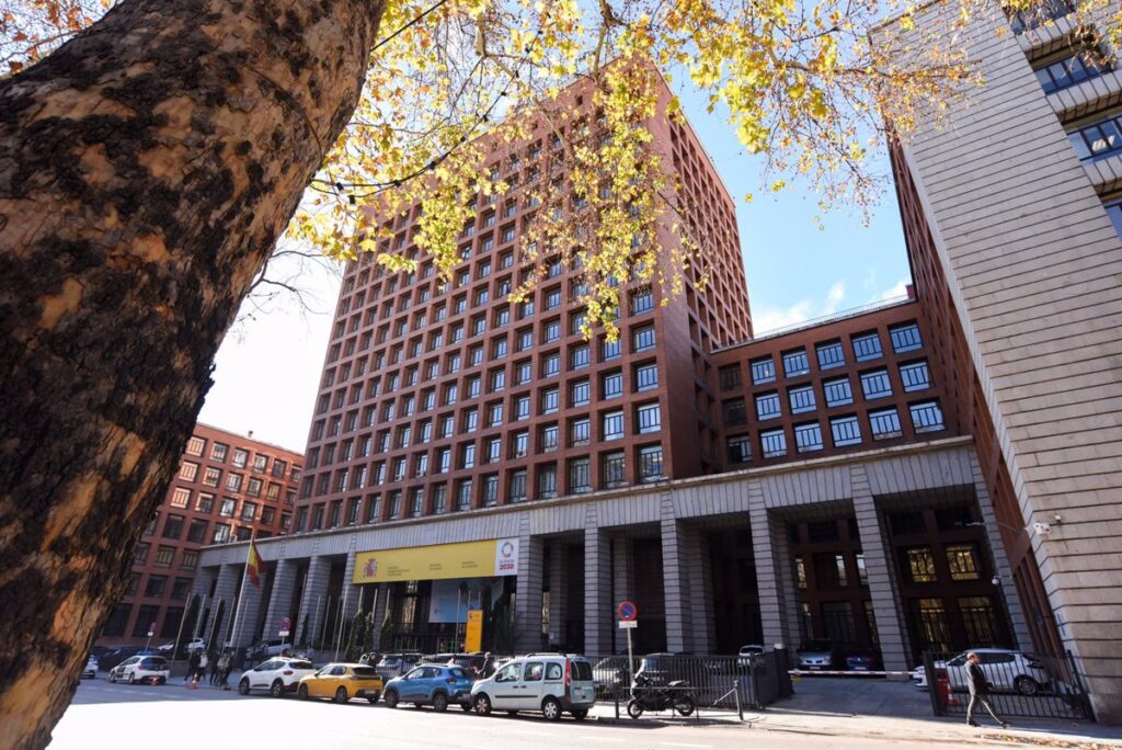 El Ministerio de Sanidad y los sindicatos reanudan las negociaciones del Estatuto Marco