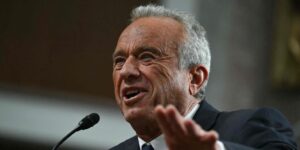 El Senado de Estados Unidos confirma al antivacunas Robert Kennedy Jr como secretario de Salud