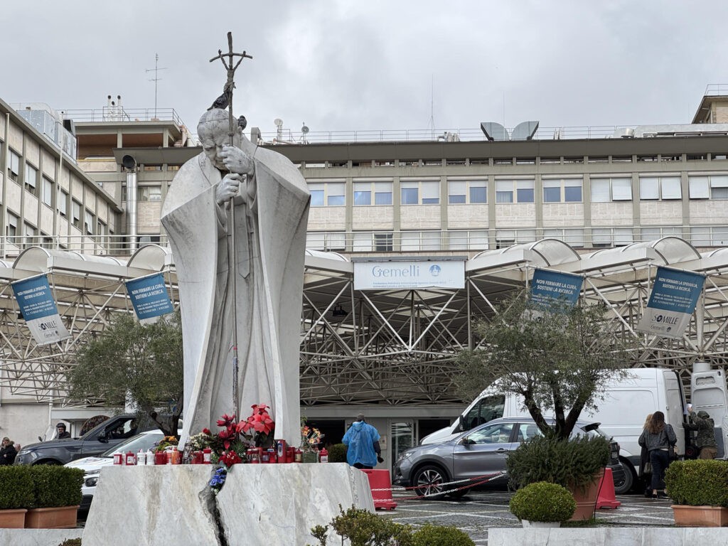 El Vaticano anuncia que el papa no acudirá a los actos previstos el próximo fin de semana