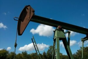 El petróleo de Texas sube un 0,15% pendiente de los aranceles de Trump y de reunión OPEP+