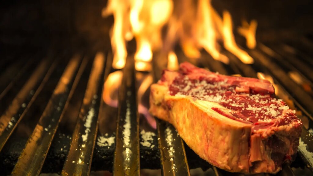 El restaurante de carretera de Teruel con un menú de 30 platos por menos de 18 euros