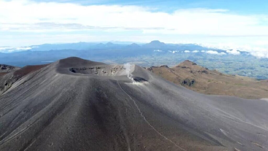 El volcán Puracé registra un incremento de actividad sísmica, debido al movimiento de fluidos; sigue en alerta amarilla