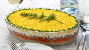 Ensalada mimosa, una receta tradicional de Ucrania barata y deliciosa