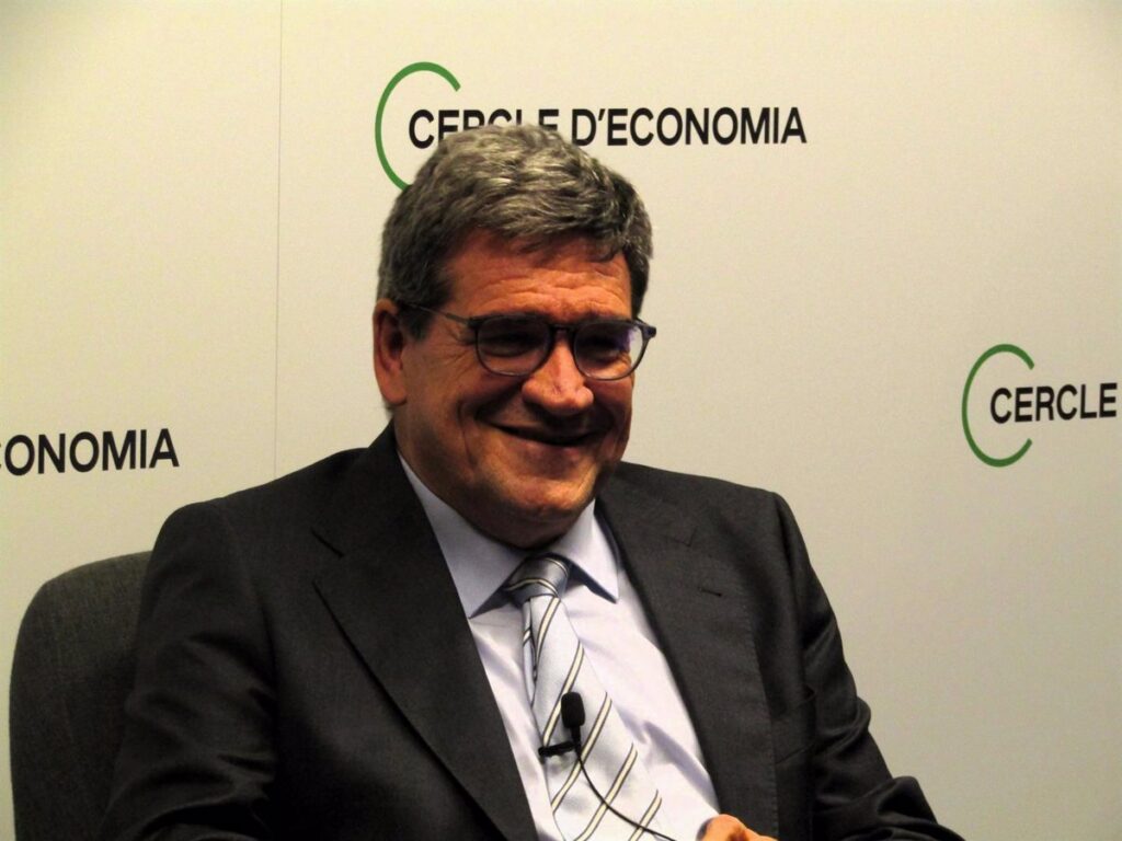 Escrivá (Banco de España) avisa de una bajada del 0,1% del PIB si EEUU impone aranceles