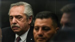 Ex presidente argentino Alberto Fernández se defiende de acusaciones de violencia de género