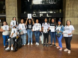 Familiares de presos políticos exigen se reactiven las visitas a las cárceles