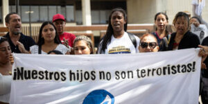 Familiares exigen liberación de detenidos post elecciones en Venezuela