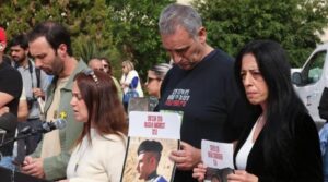 Familias de rehenes israelíes se preparan para recibirlos