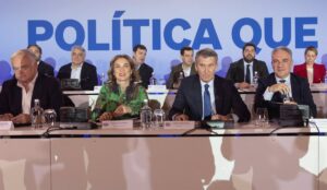 Feijóo se erige como "única oposición" a Sánchez y dice que a él no le da "órdenes" Puigdemont: "Somos un partido libre"