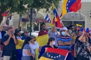 Gobierno de Trump revocó TPS para 300 mil venezolanos