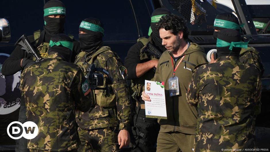 Hamás entrega a la Cruz Roja a dos rehenes israelíes – DW – 01/02/2025