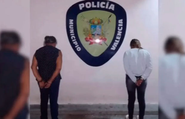 Hurtaban en una reconocida farmacia y quedaron grabadas en las cámaras de seguridad