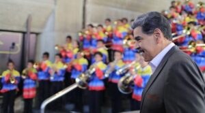 Inaugura 'Exposistema' y celebra aniversario de Orquesta Sinfónica