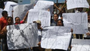 Juez impide deportación de 3 venezolanos a Guantánamo. Y más.