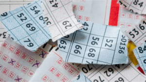 Jugó a la lotería, creyó ganar €8 y descubrió que el premio era de era €1.2 millones