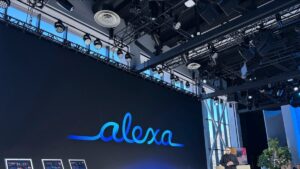 La nueva Alexa de Amazon, impulsada por IA, promete ser tu "mejor amiga en un mundo digital"