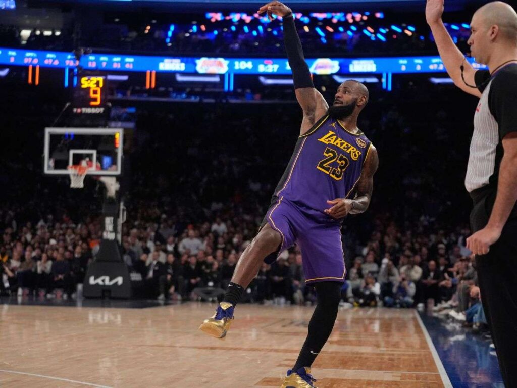 LeBron sigue implantando marcas a sus 40 años