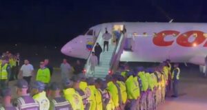 Llegaron los aviones de Conviasa con venezolanos deportados por EEUU (+videos)