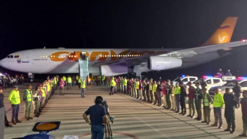 Llegó al país avión con 177 repatriados desde Guantánamo (+video)