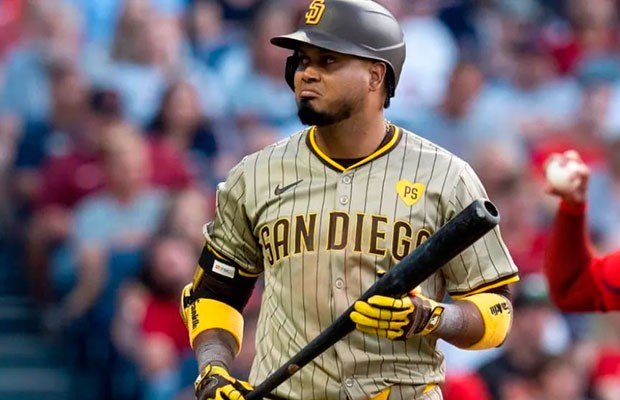 Luis Arráez va por los 1.000 imparables este año en MLB