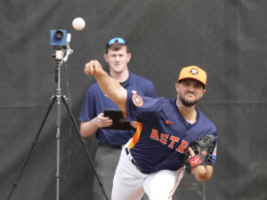 Luis Contreras desafió con éxito a la toletería de Washington