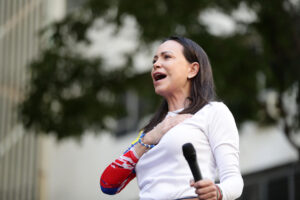 Machado pide la ayuda de Patriotas europeos para "sacar al régimen del poder" en Venezuela - AlbertoNews