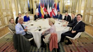 Macron convoca una nueva reunión de líderes "europeos y no europeos" mañana para hablar de Ucrania