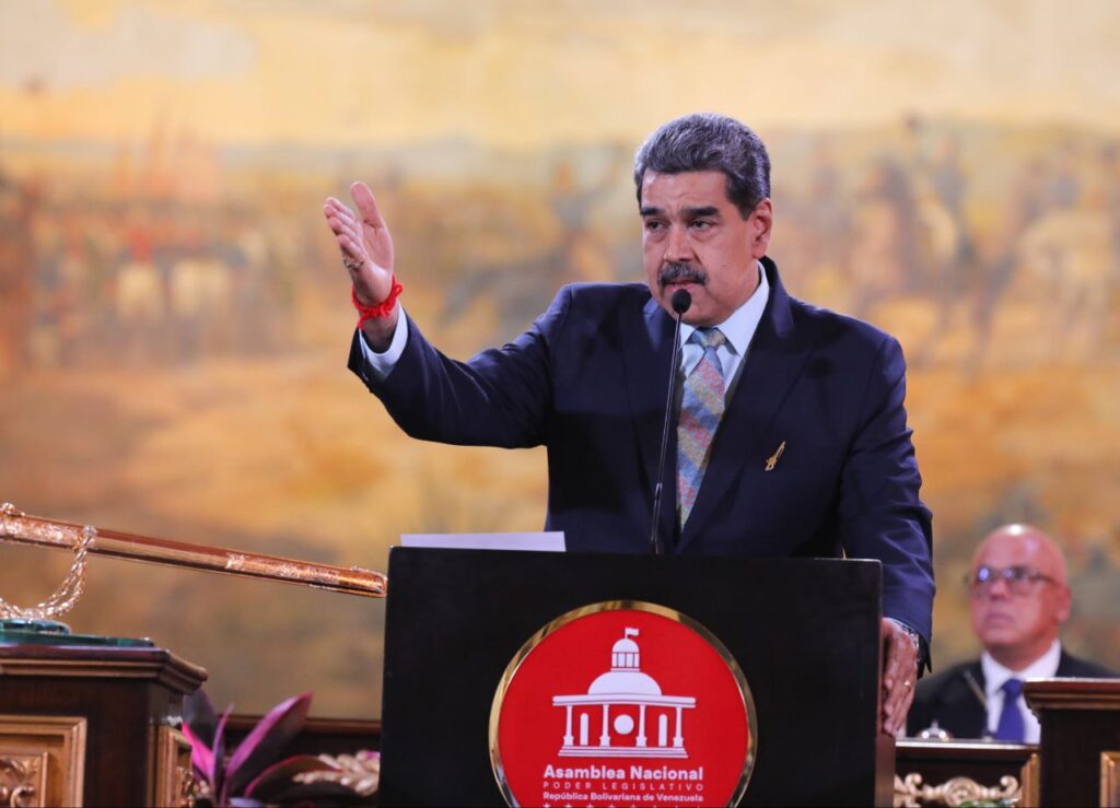 Maduro da 90 días a comisión para elaborar proyecto definitivo de reforma constitucional - AlbertoNews