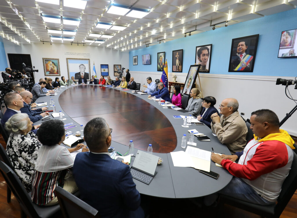 Maduro invitó a la población a participar en la reforma constitucional