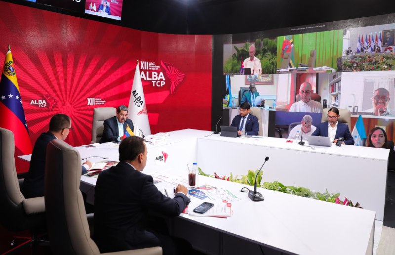 Maduro planteó acabar con los “coyotes” en Cumbre del Alba-TCP