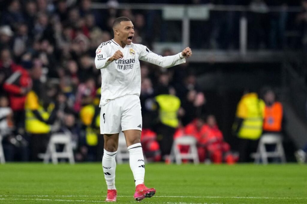 Mbappé se estrena con suspense en su primer derbi