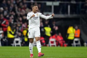 Mbappé se estrena con suspense en su primer derbi